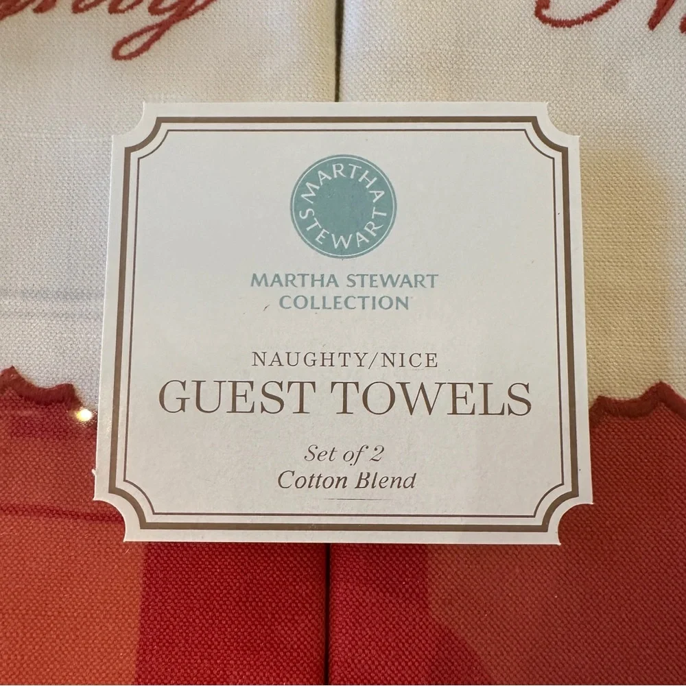 Martha Stewart Holiday Christmas Red and White Guest Towels